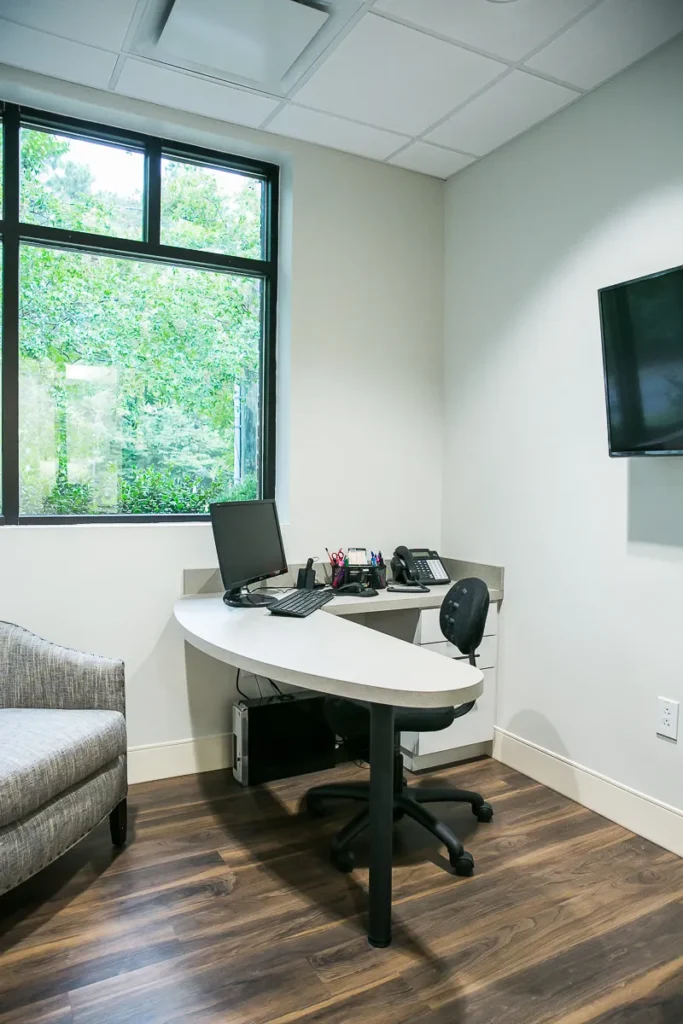 office-002